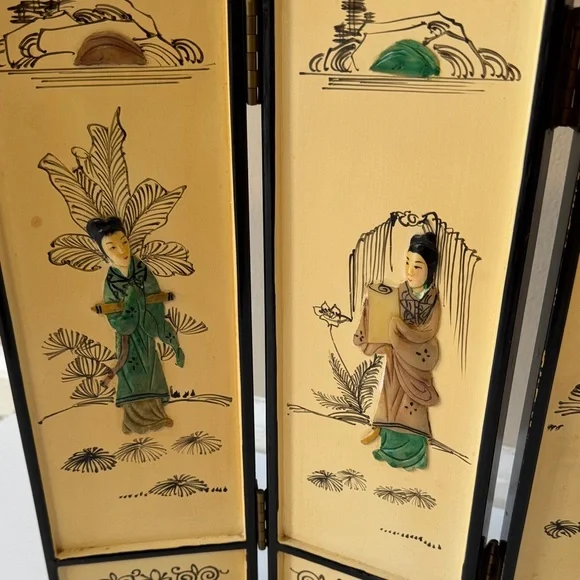 Vintage Asian Folding Screen with raised stone with inlay Asian ladies - Picture 2 of 14